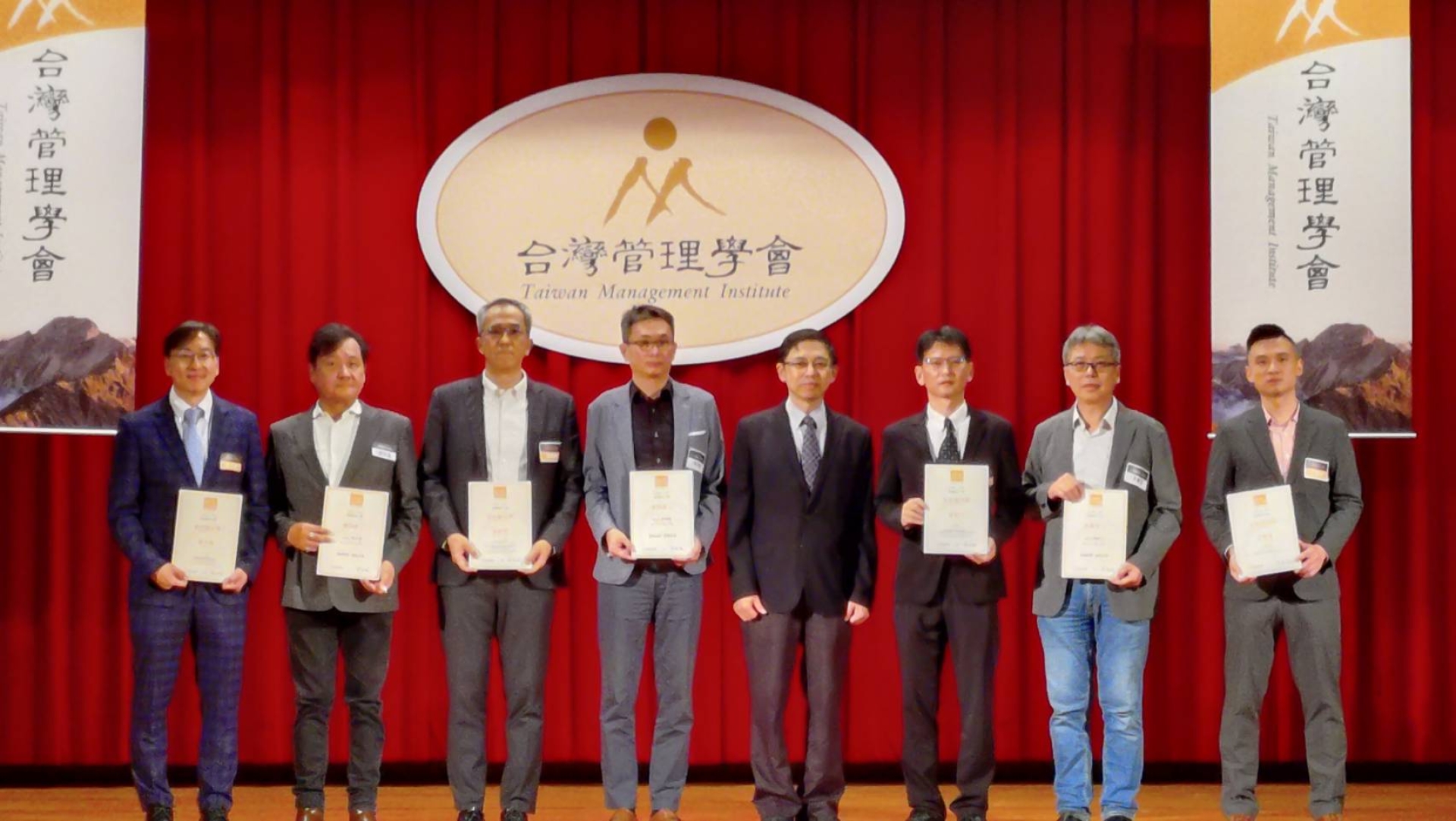【賀】本屆畢業生張峻銘同學參加「2026台灣管理學會碩博士論文競賽--第十九屆崇越論文大賞」- 榮獲TSC崇越論文大賞獎項-佳作論文獎